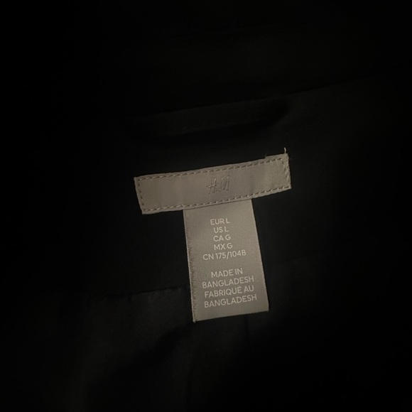 H&M Black Blazer with Shoulder Pads - Picture 4 of 4